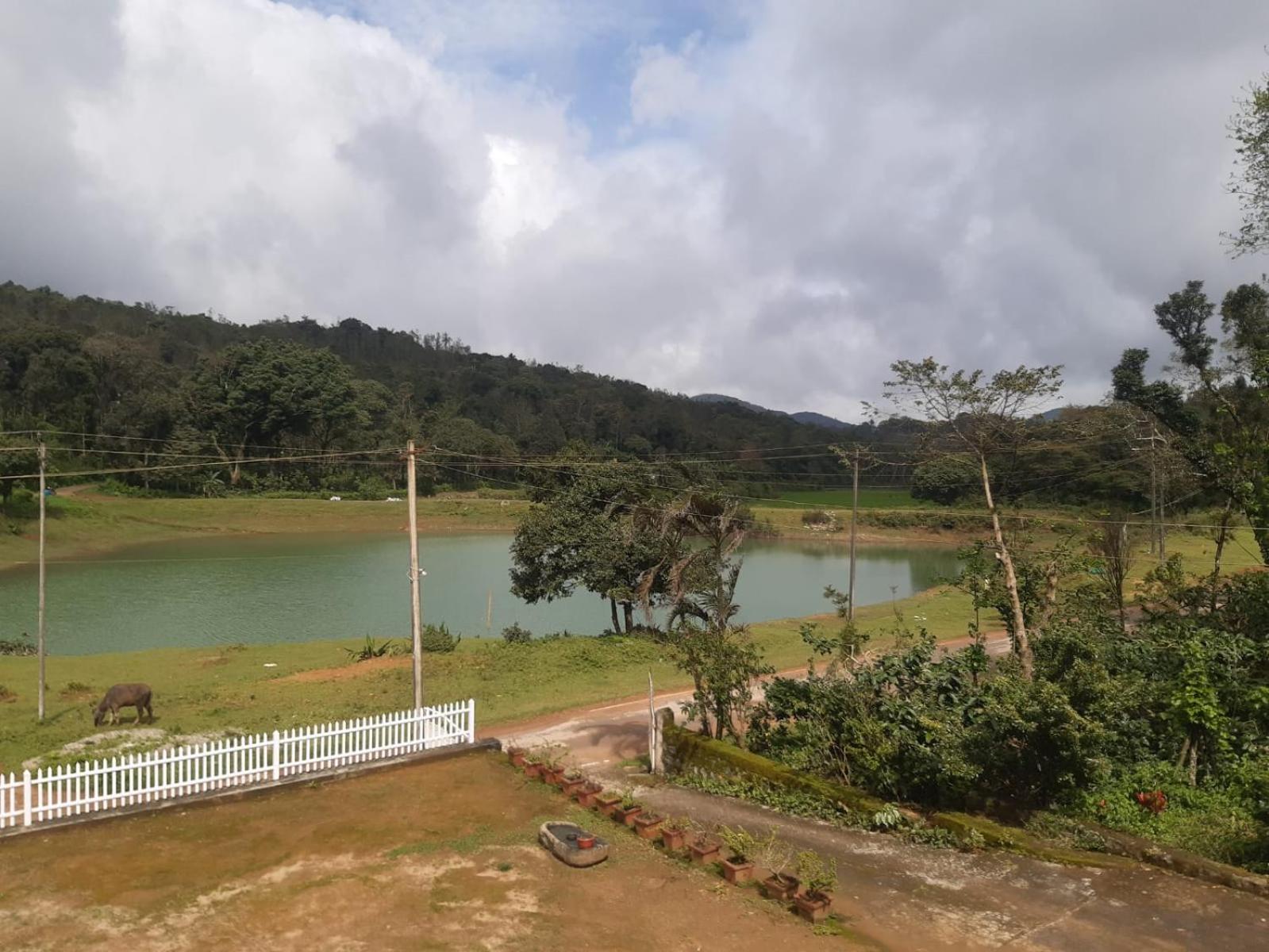 Somvārpet Athena Homestay מראה חיצוני תמונה